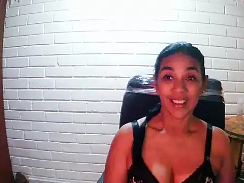 Snapshot of MiiaVelasquez chatting on November 15, 10:48 pm MiiaVelasquez online show from November 15, 10:48 pm