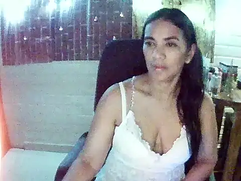 Snapshot of MiiaVelasquez chatting on November 28, 4:15 am MiiaVelasquez online show from November 28, 4:15 am