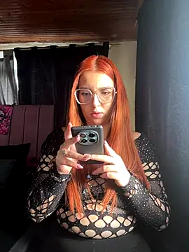 Snapshot of CoraVibes chatting on October 28, 11:47 am CoraVibes online show from October 28, 11:47 am