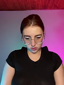 Snapshot of CoraVibes chatting on November 6, 12:06 pm CoraVibes online show from November 6, 12:06 pm