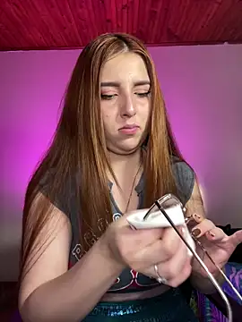 Snapshot of CoraVibes chatting on November 11, 11:54 am CoraVibes online show from November 11, 11:54 am