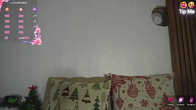 Roxybeautyy online show from December 21, 9:55 pm