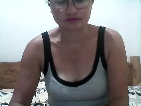 nathalie0045 online show from June 4, 10:49 pm