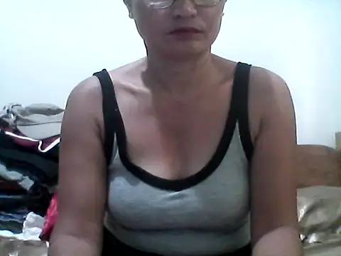 nathalie0045 online show from June 12, 10:30 pm