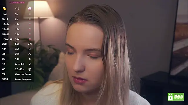 HongTomczak online show from October 27, 6:17 am