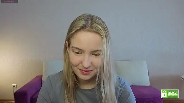 HongTomczak online show from June 20, 7:44 am