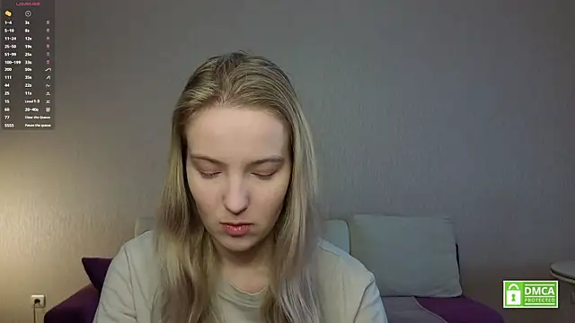 HongTomczak online show from June 26, 7:35 am
