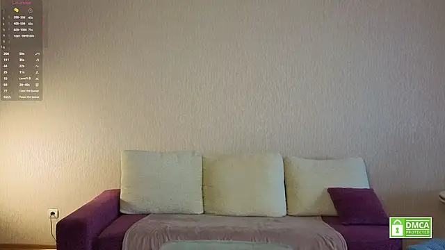 HongTomczak online show from June 29, 8:53 am