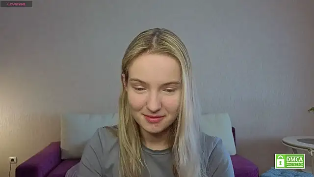 HongTomczak online show from July 3, 7:37 am
