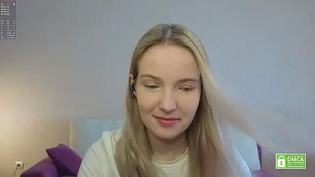 HongTomczak online show from July 20, 6:28 am