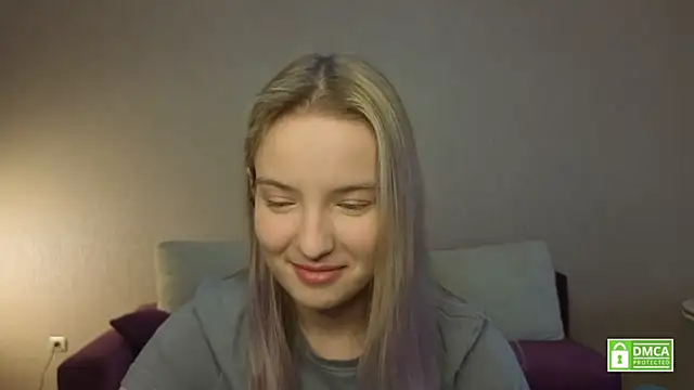 HongTomczak online show from July 27, 6:31 am