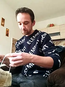 Snapshot of xxxxxcgbn chatting on October 19, 11:33 am xxxxxcgbn online show from October 19, 11:33 am