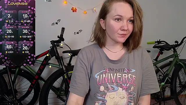 Snapshot of BellaMurrr chatting on October 24, 5:37 am BellaMurrr online show from October 24, 5:37 am