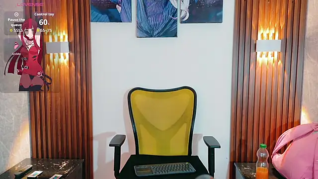 Sophi Thaylorr online show from September 18, 1:24 pm