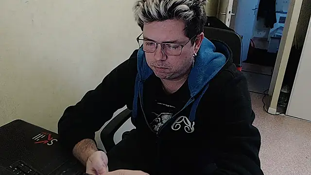 blueandwhite1 online show from December 31, 4:35 pm