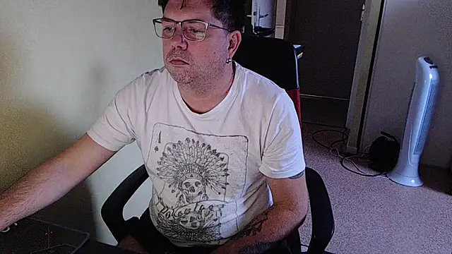 blueandwhite1 online show from November 13, 3:55 pm