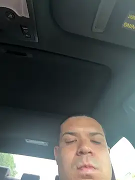 Snapshot of YadielPublic chatting on September 13, 7:35 pm YadielPublic online show from September 13, 7:35 pm