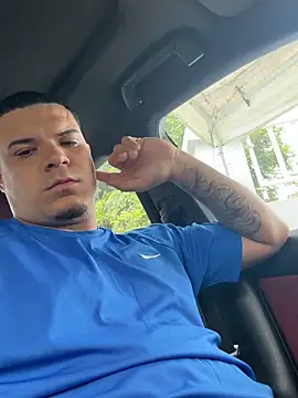 Snapshot of YadielPublic chatting on September 19, 5:35 pm YadielPublic online show from September 19, 5:35 pm