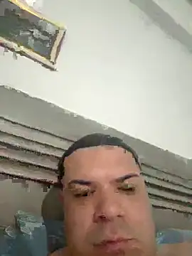 Snapshot of YadielPublic chatting on February 19, 11:01 pm YadielPublic online show from February 19, 11:01 pm