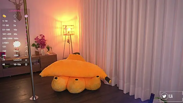 Just  dani online show from February 15, 9:44 pm