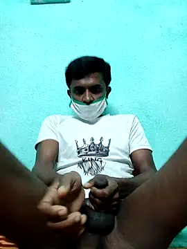 Snapshot of ShinuRoy chatting on December 4, 12:09 am ShinuRoy online show from December 4, 12:09 am