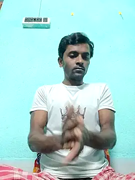 Snapshot of ShinuRoy chatting on December 17, 11:55 pm ShinuRoy online show from December 17, 11:55 pm