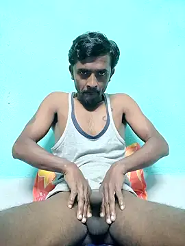 Snapshot of ShinuRoy chatting on December 20, 11:39 am ShinuRoy online show from December 20, 11:39 am