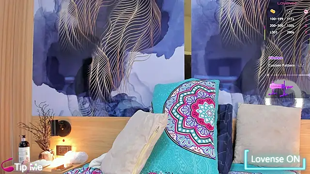 Snapshot of LunaStar- chatting on October 16, 12:50 pm LunaStar- online show from October 16, 12:50 pm