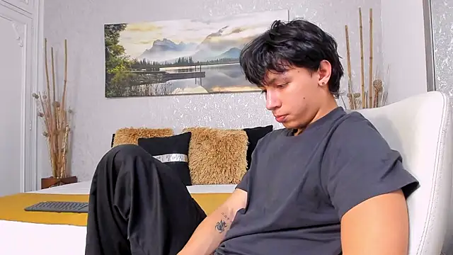 Snapshot of Tyler_durten chatting on October 31, 3:07 am Tyler durten online show from October 31, 3:07 am