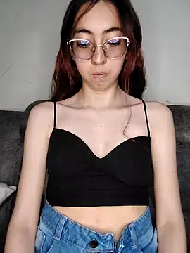 AnnieSparkle online show from September 30, 12:15 am