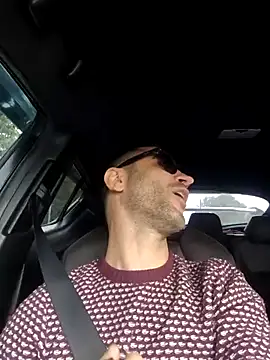 Snapshot of siad@xh chatting on December 20, 12:45 pm siadxh online show from December 20, 12:45 pm