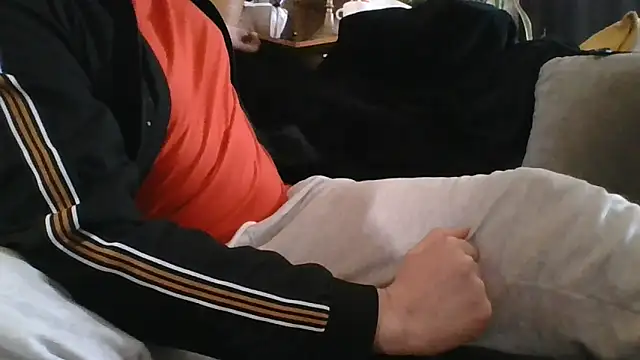 Snapshot of Titilouonlyf69 chatting on April 1, 9:54 am Titilouonlyf69 online show from April 1, 9:54 am