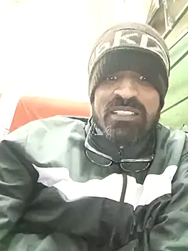 Snapshot of Mr_xxx007@xh chatting on December 15, 1:48 pm Mr xxx007xh online show from December 15, 1:48 pm