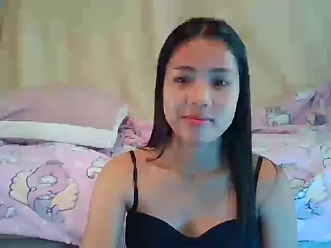 AnnewithanE online show from October 20, 4:46 am