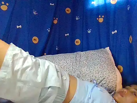 AnnewithanE online show from December 18, 12:06 am