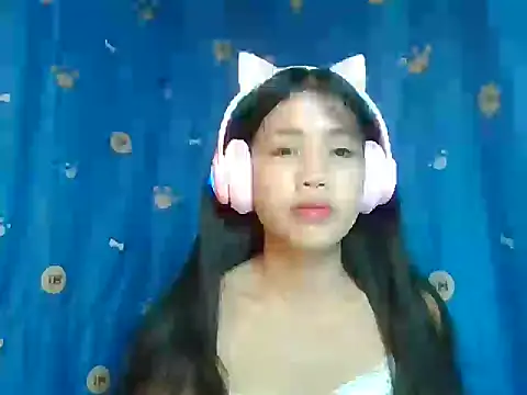 AnnewithanE online show from April 25, 12:02 am