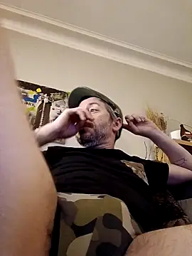 branletteur online show from December 17, 11:44 pm