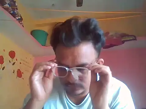 Snapshot of Nihaal17 chatting on December 3, 3:03 am Nihaal17 online show from December 3, 3:03 am