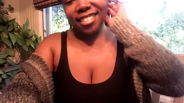 Snapshot of princess_chocolate chatting on October 22, 1:33 pm princess chocolate online show from October 22, 1:33 pm