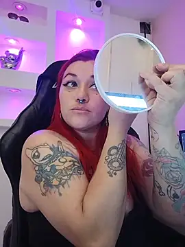 Snapshot of Bathory_Mia666 chatting on December 13, 10:59 pm Bathory Mia666 online show from December 13, 10:59 pm