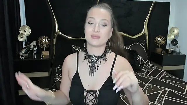 Snapshot of RebekaRose chatting on October 15, 10:21 pm RebekaRose online show from October 15, 10:21 pm