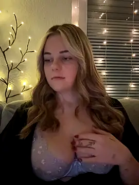 ItsLxsa online show from November 17, 12:05 am