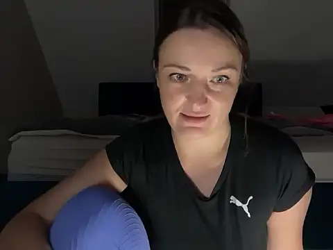 Snapshot of Velvetwitch87 chatting on November 14, 6:06 pm Velvetwitch87 online show from November 14, 6:06 pm