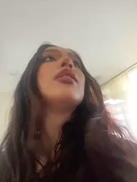 chloerossi18 online show from December 19, 1:01 am