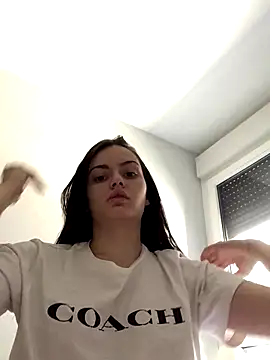 prettylittlefooxy online show from November 7, 10:37 am