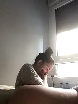 prettylittlefooxy online show from November 16, 4:01 pm