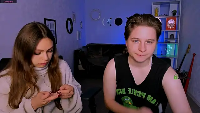 Snapshot of niri_vex chatting on October 12, 5:39 am niri vex online show from October 12, 5:39 am