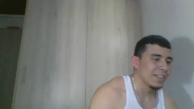 Snapshot of Eross_Santy chatting on July 13, 10:12 pm Eross Santy online show from July 13, 10:12 pm