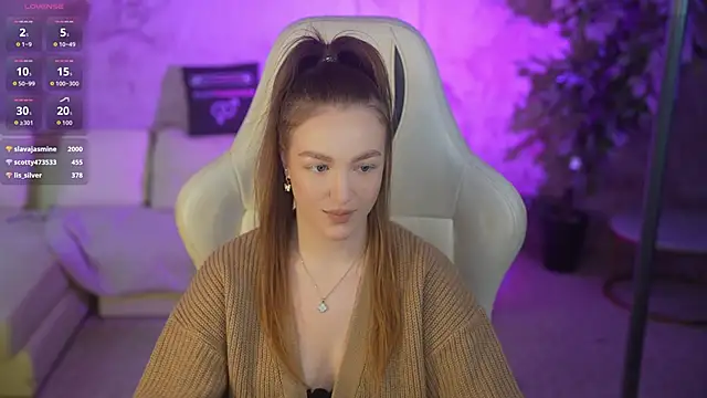 Snapshot of Ella_054 chatting on November 17, 3:40 pm Ella 054 online show from November 17, 3:40 pm