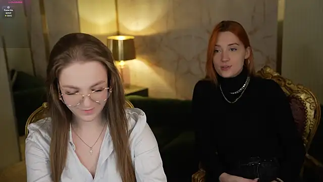 Snapshot of Ella_054 chatting on November 24, 3:45 pm Ella 054 online show from November 24, 3:45 pm